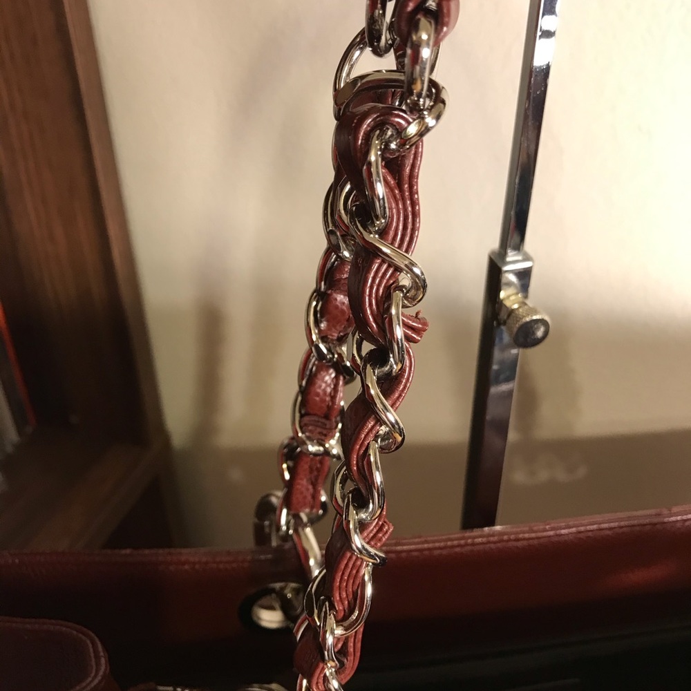Chanel GST Caviar Grand Shopping tote maroon bag - Picture 13 of 16